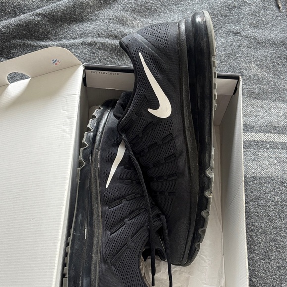 Nike Black and White Athletic Shoes - Picture 2 of 2